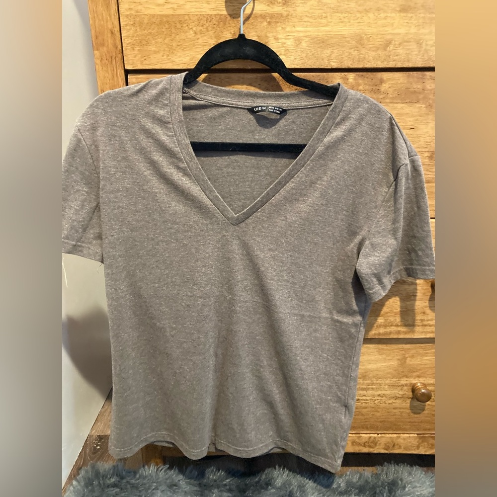 SHEIN relaxed fit v-neck short sleeve